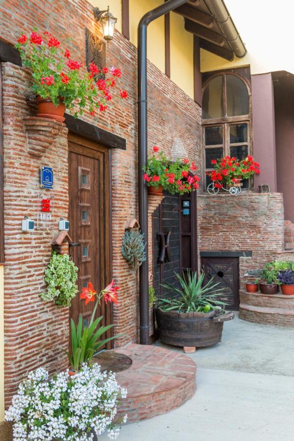 Brick Apartment Bajina Basta Luaran gambar