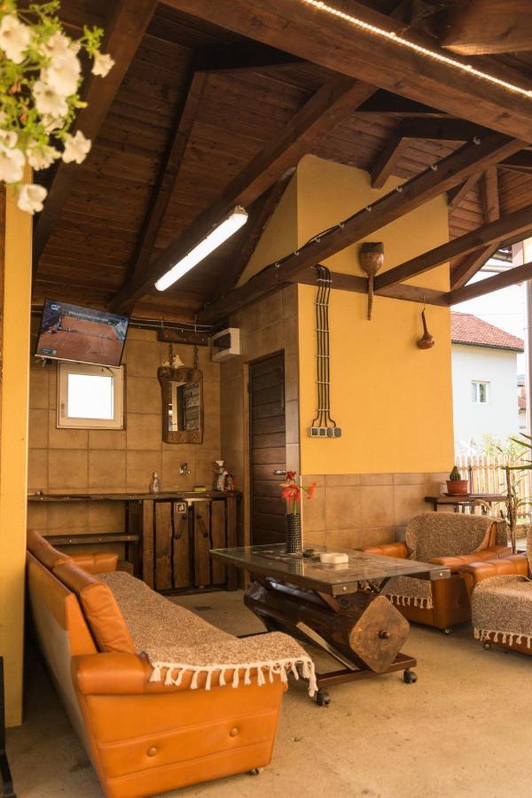 Brick Apartment Bajina Basta Luaran gambar