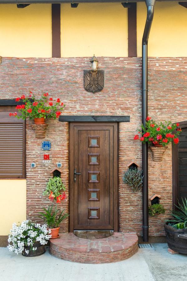 Brick Apartment Bajina Basta Luaran gambar