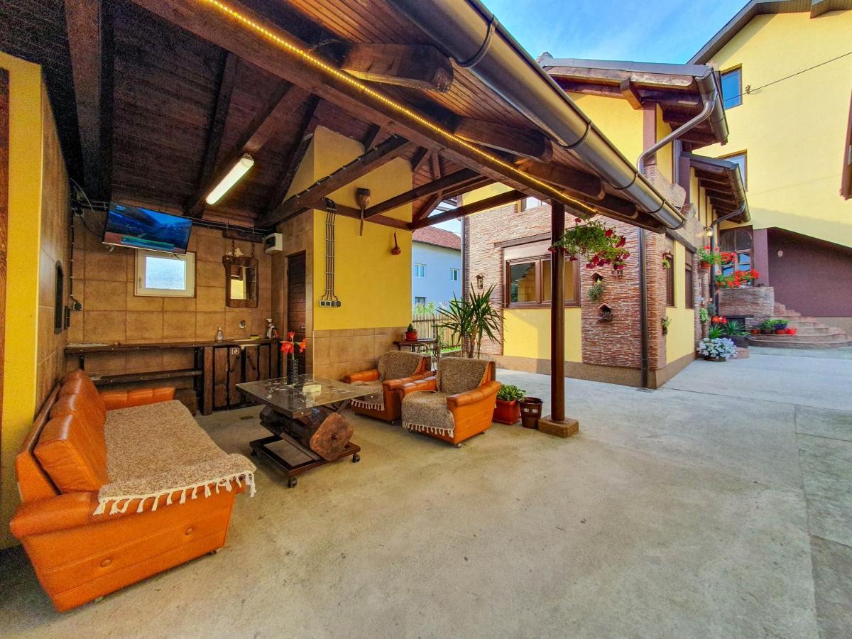 Brick Apartment Bajina Basta Luaran gambar