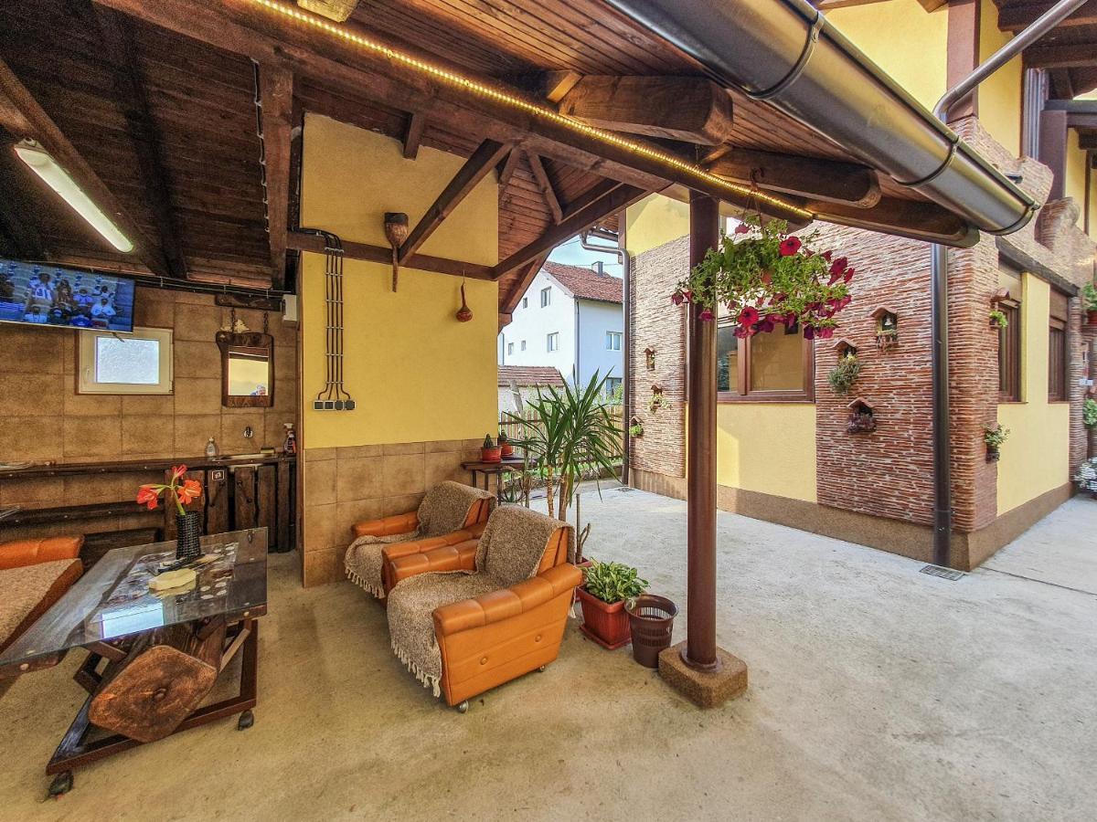 Brick Apartment Bajina Basta Luaran gambar