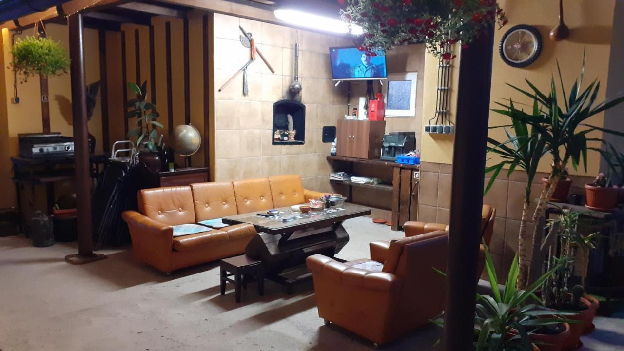 Brick Apartment Bajina Basta Luaran gambar
